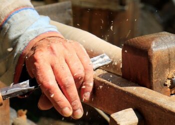 Seven must-have Tools for Woodworking 7 Tools for Woodworking