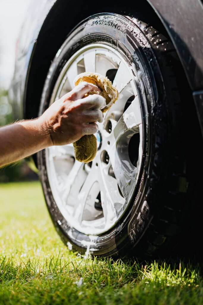 REMOVE TAR FROM THE CAR